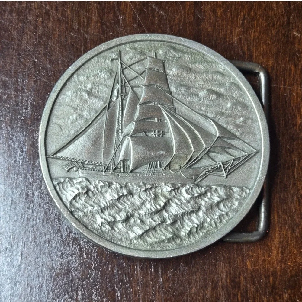R&S Vintage Belt Buckle Mens Silver Pewter Tone 1976 Sailing Ship Nautical Round